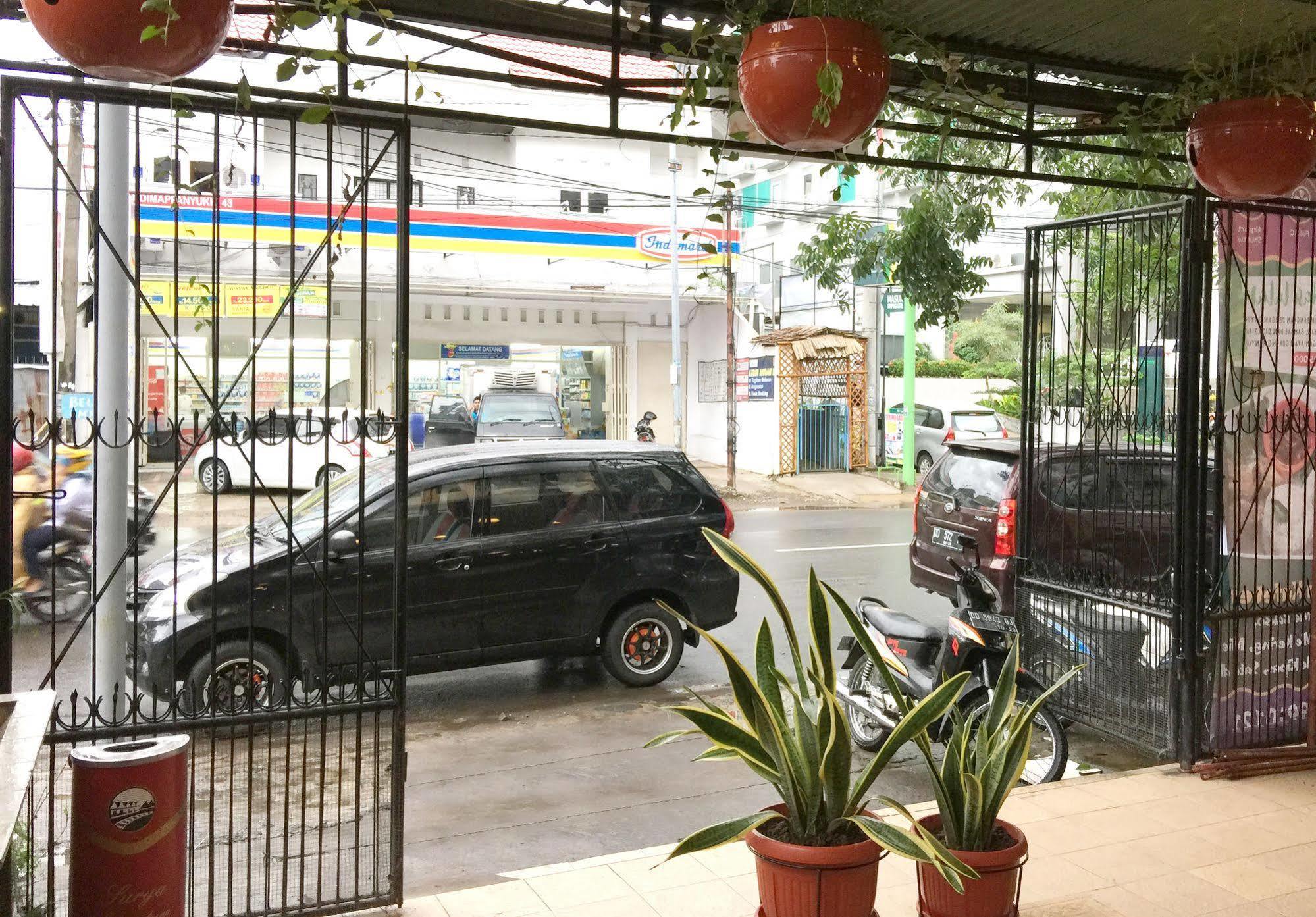 Wisma Sentosa Makassar Eksteriør billede